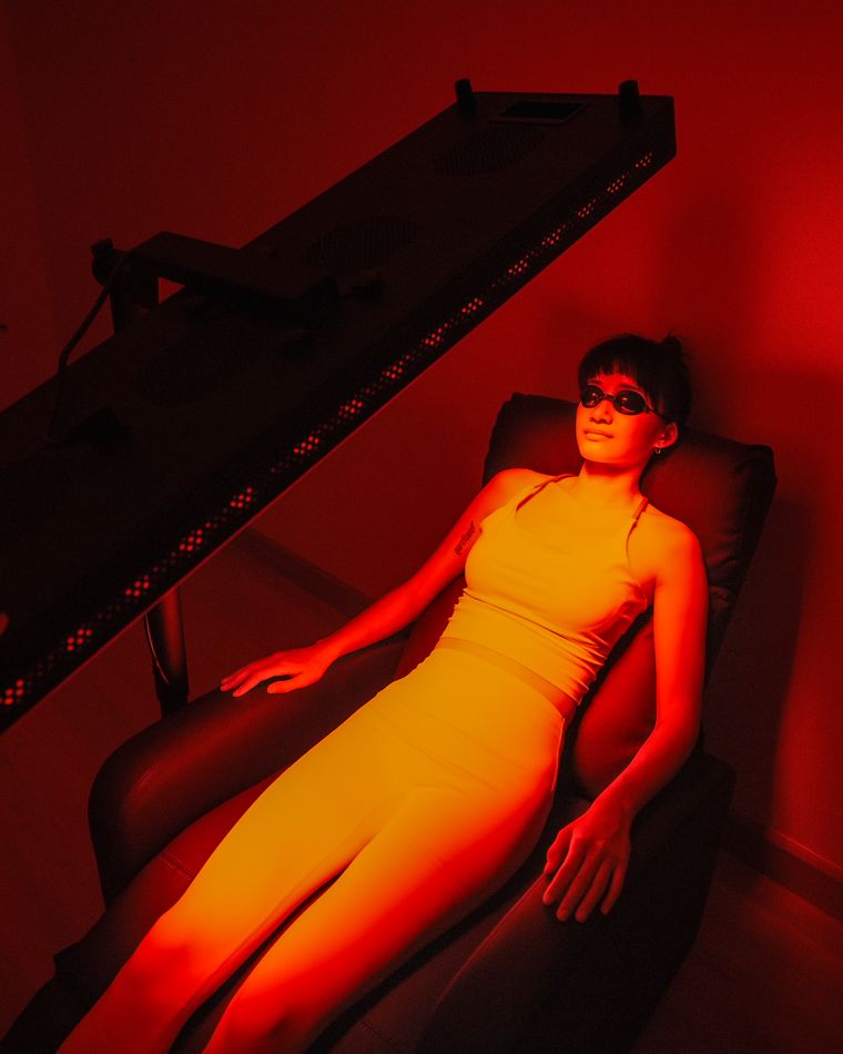 Red-light therapy during the recovery circuit.